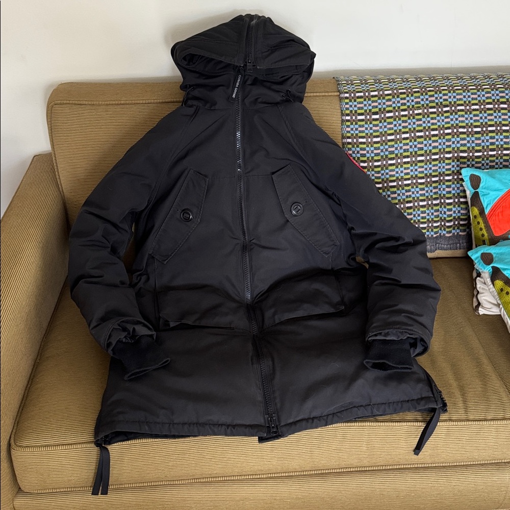Canada Goose Olympia Down Parka. Size Medium. EUC. Poshmark authentication. - Picture 3 of 16